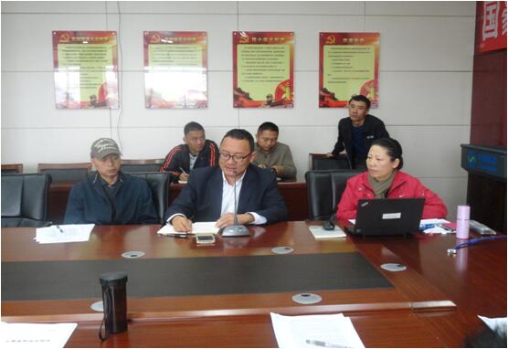 保山移动综合部副总杨涛在培训中宣贯省移动对车辆治理的相关要求事项。。