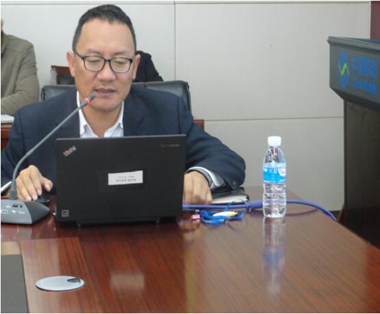 保山移动综合部副总杨涛在培训中宣贯省移动对车辆治理的相关要求事项。。