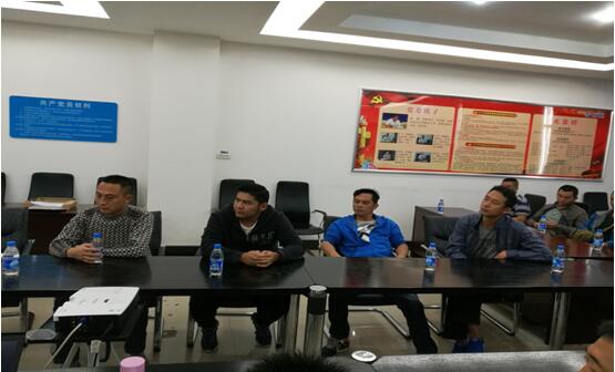 普洱铁塔公司驾驶员张华、邹红宾、李剑（左二、左三、左四）加入清静培训。。。